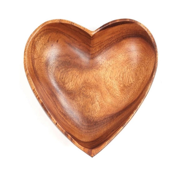 TLM MEDIUM HEART SHAPED HAND CARVED ACACIA WOOD BOWLS - Picture 4 of 5